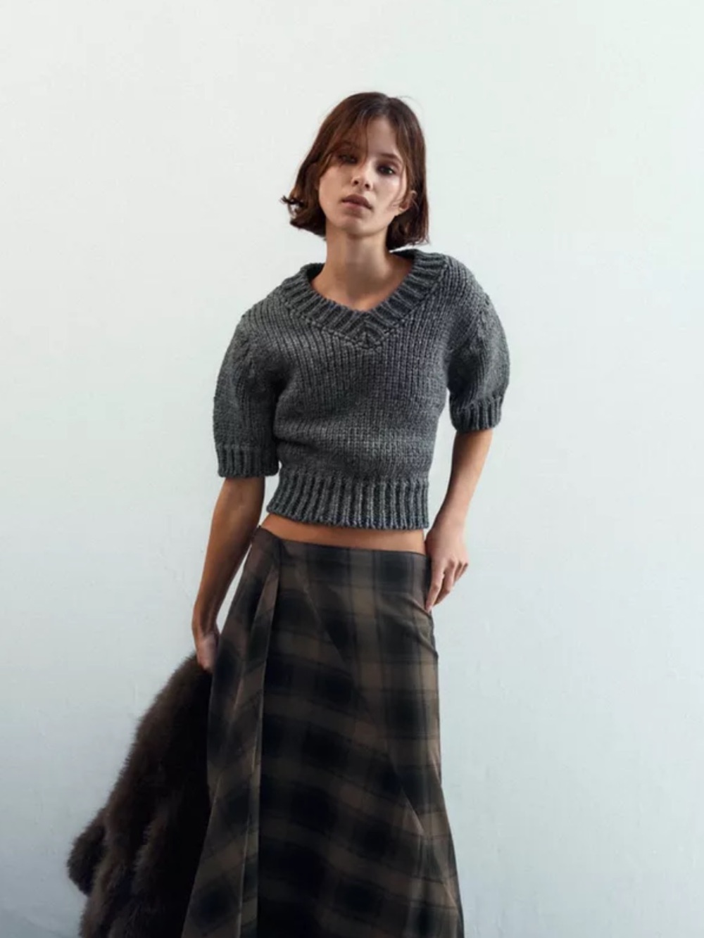 Zara Charcoal Gray Cropped V-Neck Sweater